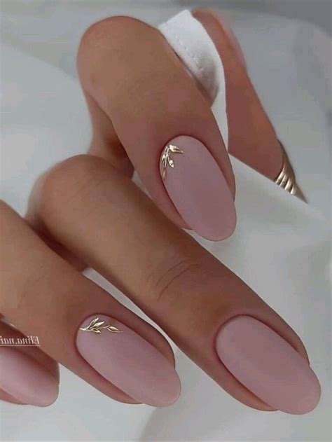 Pin by Sofi on "Amyprom" | Bridesmaids nails, Gel nails, Stylish nails