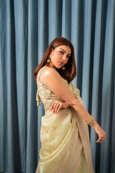 Kajal Agarwal : r/uhdwallpaper