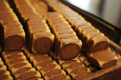 Roppoyaki Sohachi, a Japanese Confectionery Shop in Yamashiro Onsen ...