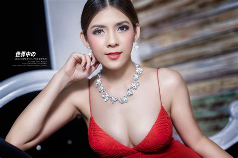 looking at camera, luxury, indoors, necklace, pearl jewelry, women