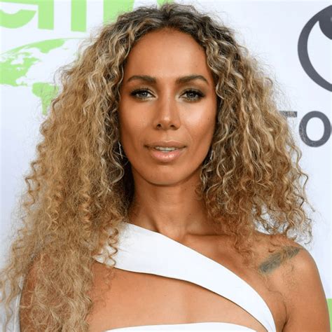 Medium Length Haircuts For Oval Faces 2022