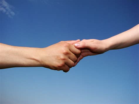 Can Helping Others Make You Happier? | Vantage Point Recovery