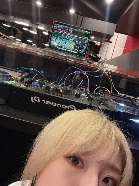 Ryoko × 涼子 × 黎菲兒 on Twitter: "拍完照趕場🥵🥵🥵 https://t.co/4BLhOdTU0s" / Twitter