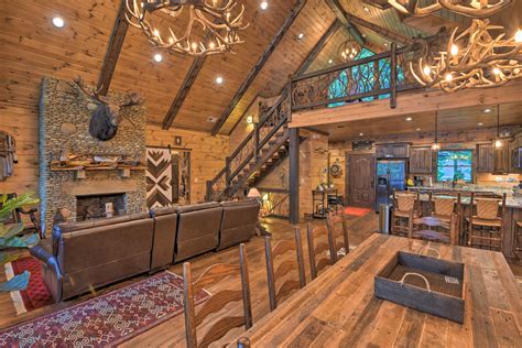 Lakefront Lodge w/Decks, Hot Tub, Game Room & More - Home Rental in Aquone