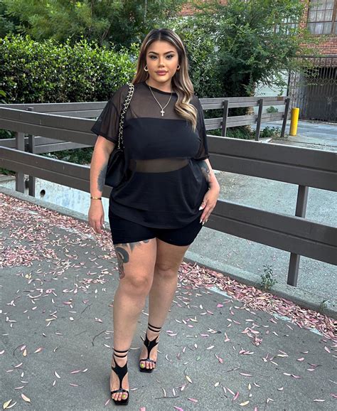@she.be.steph | 🖤Issa look | Instagram