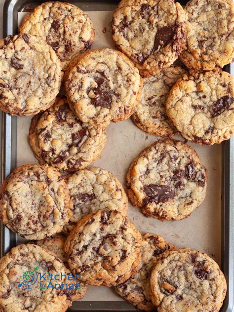 The best bakery style chocolate chip cookies - Kitchen by Anna K