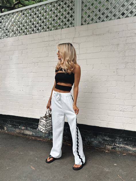 LUNA LANE – Luna Lane