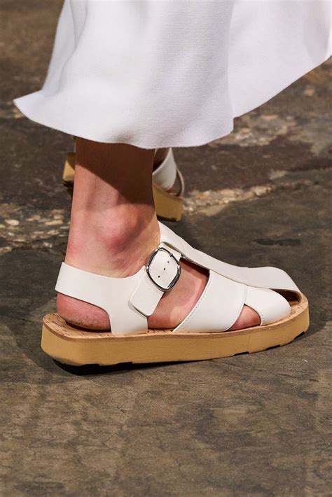 Fisherman's Sandal Spring 2023 Fashion Trend | The Impression
