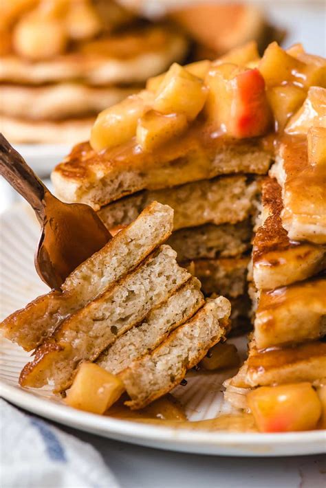Apple Cinnamon Pancakes - NeighborFood
