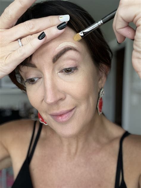 how to apply the concealer 7