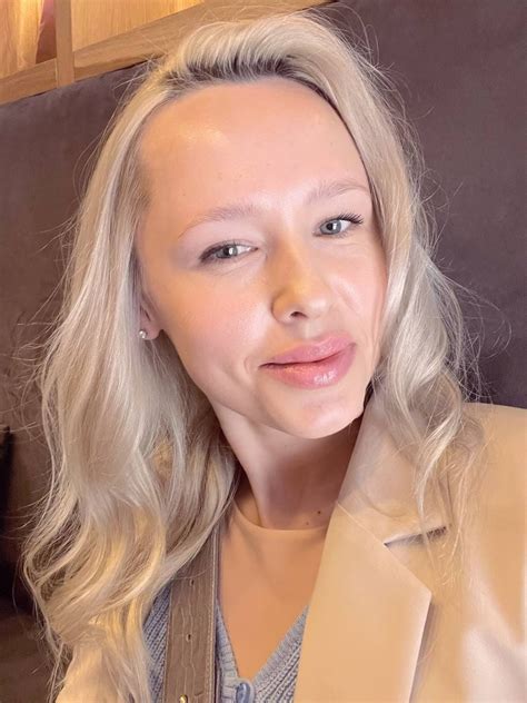 Julia Rusu – Medium