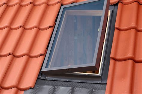 Velux GVT 0059(103) Окно-люк для выхода на крышу
