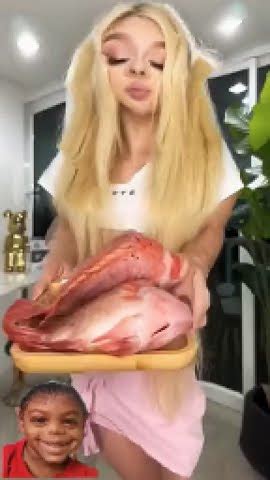 жмыхнутый кот поёт трек и пугает хозяйку - YouTube
