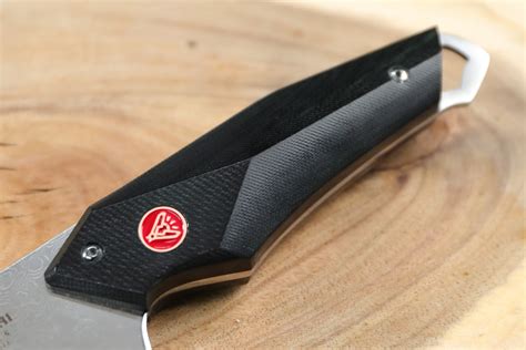 G10 handles are the most durable material for knives 2