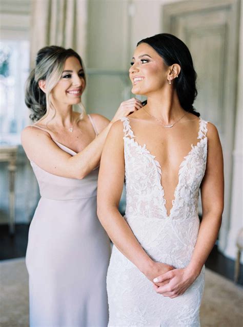 16 Jewelry Pieces to Wear Based on Your Bridal Style