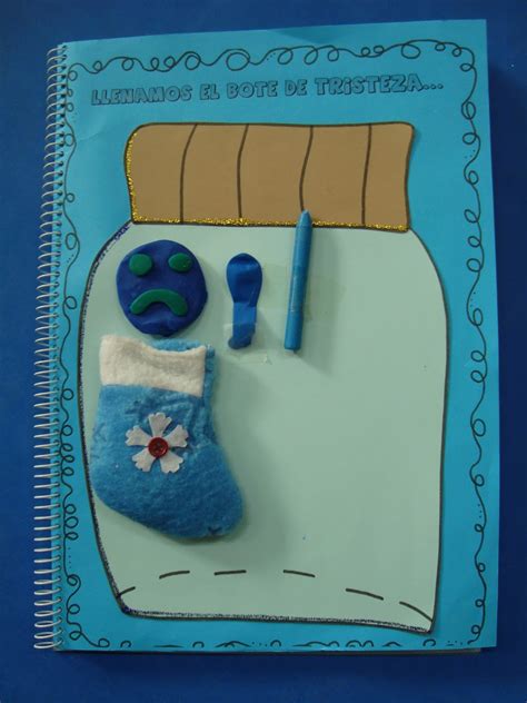 Plastificando ilusiones: Marina C. y El libro de la tristeza