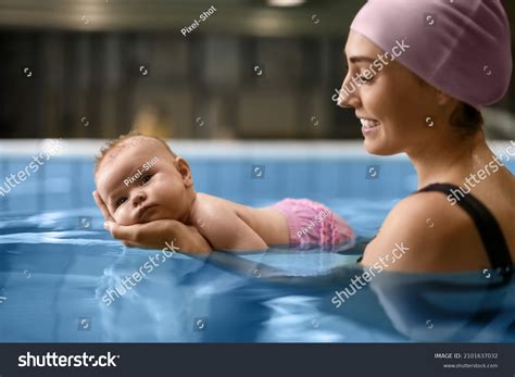 3,108 Woman Swimming Coaches Images, Stock Photos & Vectors | Shutterstock