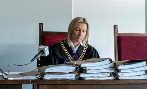 Aż 1759 sędziów i prokuratorów broni sędzi Knobel, atakowanej za wyrok