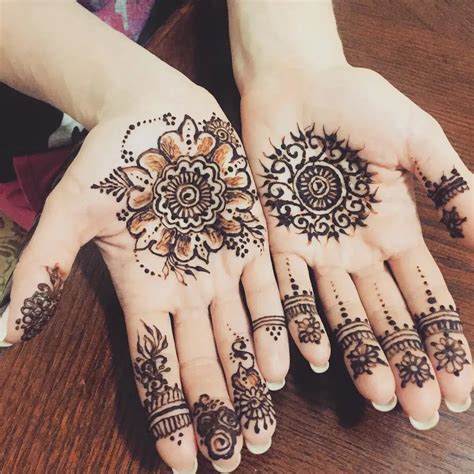 easy front hand simple mehndi design