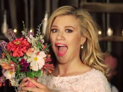 Kelly Clarkson Shows Off Engagement Ring in Wedding-Themed Music Video ...