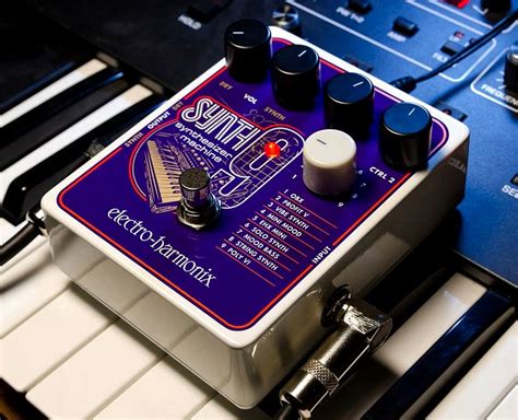 Polyfonní EHX SYNTH9 Synthesizer Machine | frontman.cz