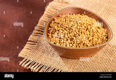 Trigonella foenum-graecum. Fenugreek seeds Stock Photo - Alamy