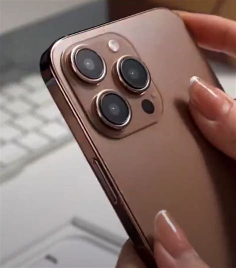 soversenno novyi cvet iphone  iphone  pro max desert titanium