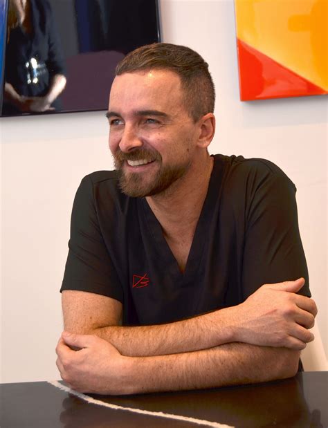 El doctor Julián Bayón | Belleza | EL MUNDO