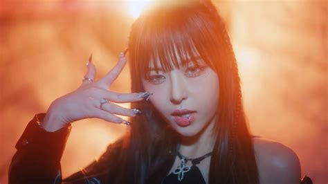 EVERGLOW - Slay who's who - K-Pop Database / dbkpop.com
