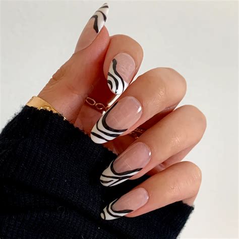 40+ Zebra Nails That Are Super IN Right Now