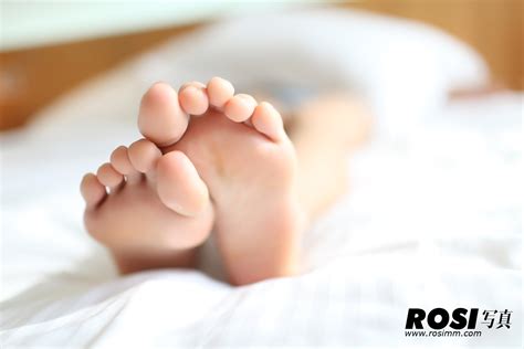 [ROSI] 20121106 No.393 匿名寫真 [28P22.4M]/rosimm-393-004