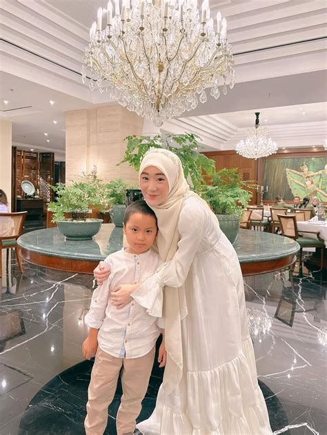 segera menikah intip  potret kebersamaan larissa chou