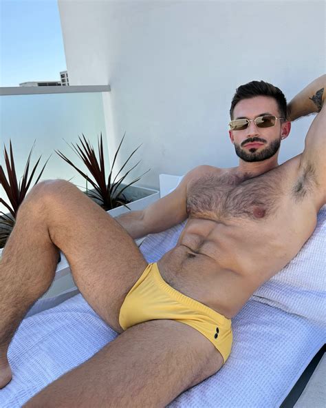 Camilo Yepes | Sunset 🌆🫠🫶🏼 1 or 2.. ? 👀 @soniamonroyhollywood #