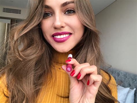 Помада-карандаш от Maybelline: личный опыт Вероники Гнездиловой