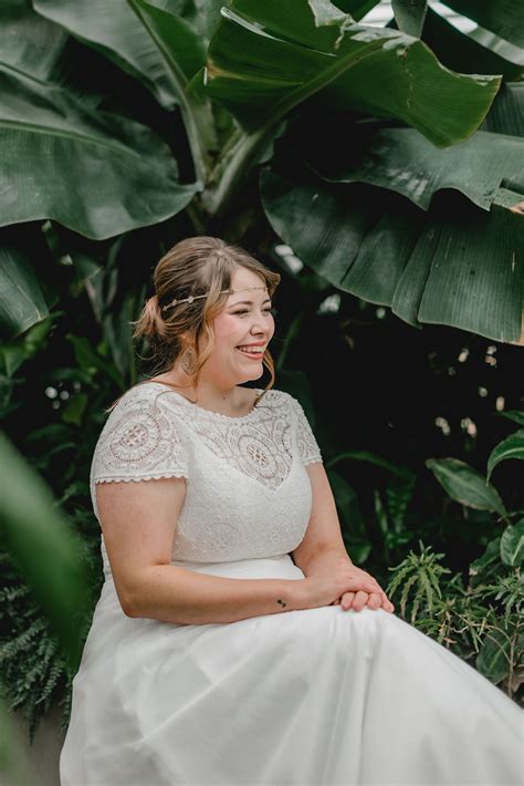 elementar "Curvy Bride" - Boho Brautkleider für große Größen
