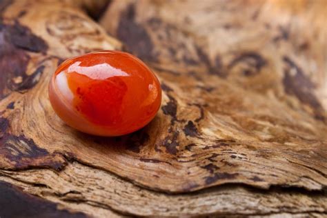 Carnelian: Meaning, Properties, and Benefits You Should Know