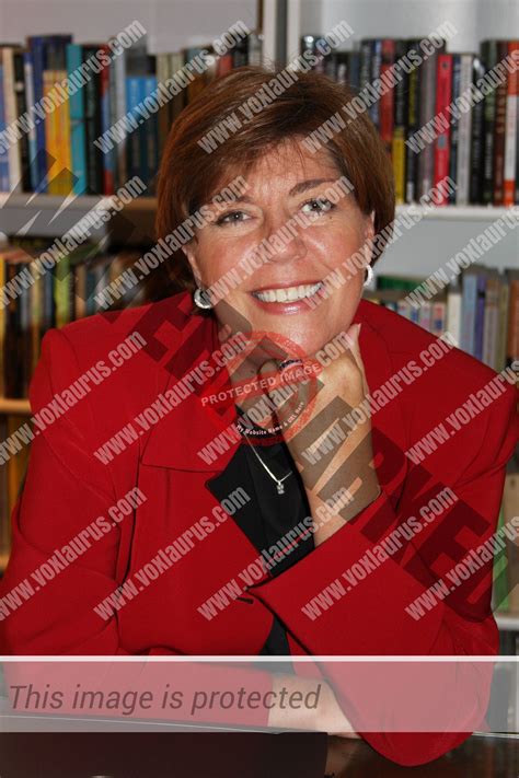 LisaHagan_headshot - Vox Laurus