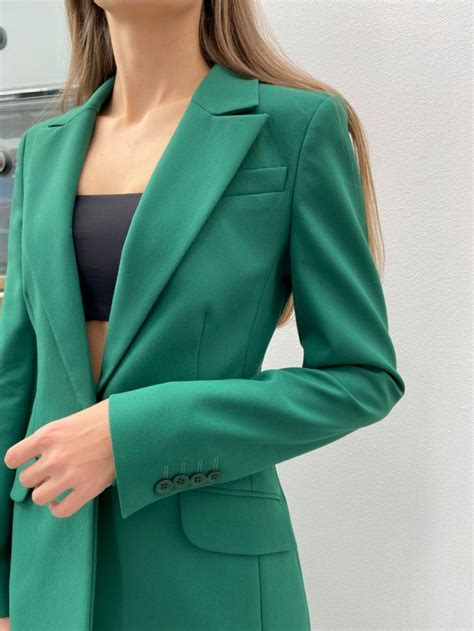 Зелёный костюм | Women's blazer, Fashion, Women