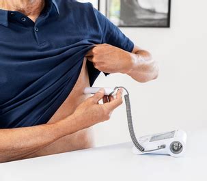 Beurer Verenpainemittari BM 96 EKG Bluetooth, olkavarteen | Clas Ohlson