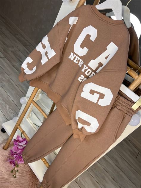 GYBWf4 Fw5g A — Postimages