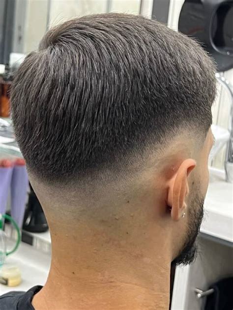 Low Fade Em V Arredondado - Low fade em Cabelo Liso : 57 Inspirações – Dicas de Cabelo