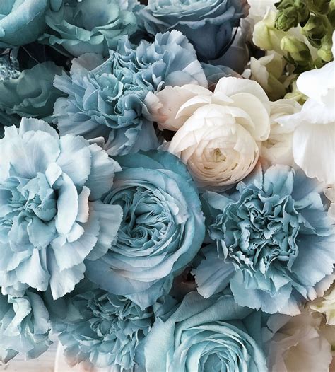 How to Incorporate Something Old, New, Borrowed & Blue Into Your Wedding