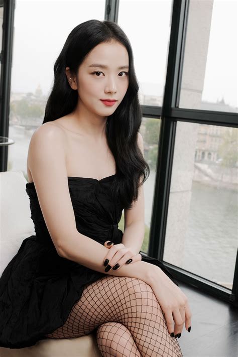 Blackpink Jisoo Redefines Hotness At Dior Fashion Sho - vrogue.co