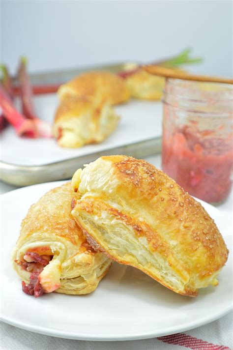 Rhubarb-Cheese Danish – I ate the WHOLE thing…