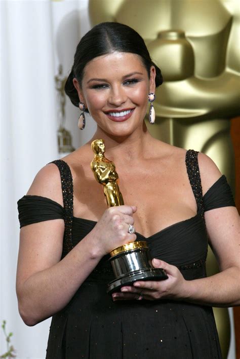 Catherine Zeta-Jones' Niece Ava Gives Perfect Acceptance Speech