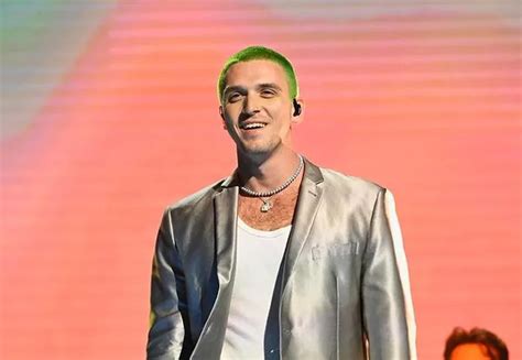 lirik lagu kids  born stars lauv  fakta  baliknya