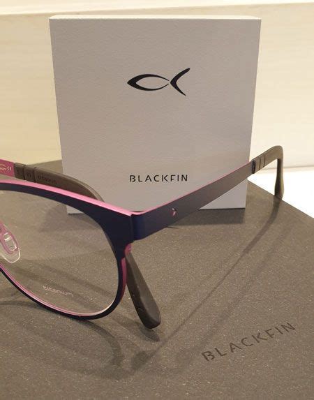 Occhiali in titanio | Glasses, Sunglasses, Fashion
