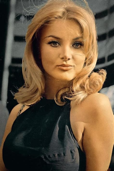 Barbara Bouchet - Biografía, mejores películas, series, imágenes y
