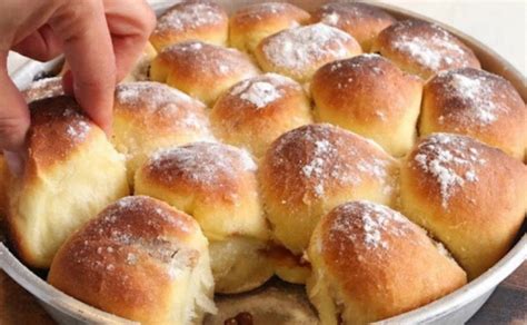Вкусен селски деликатес: Лепчиња меки како пена, полнети со џем и ореви!