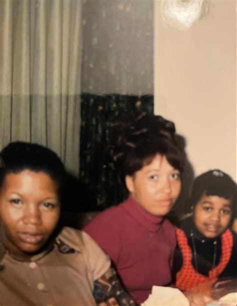 Kinley-Kemp Funeral Home: Professional Arrangement Center Services 9